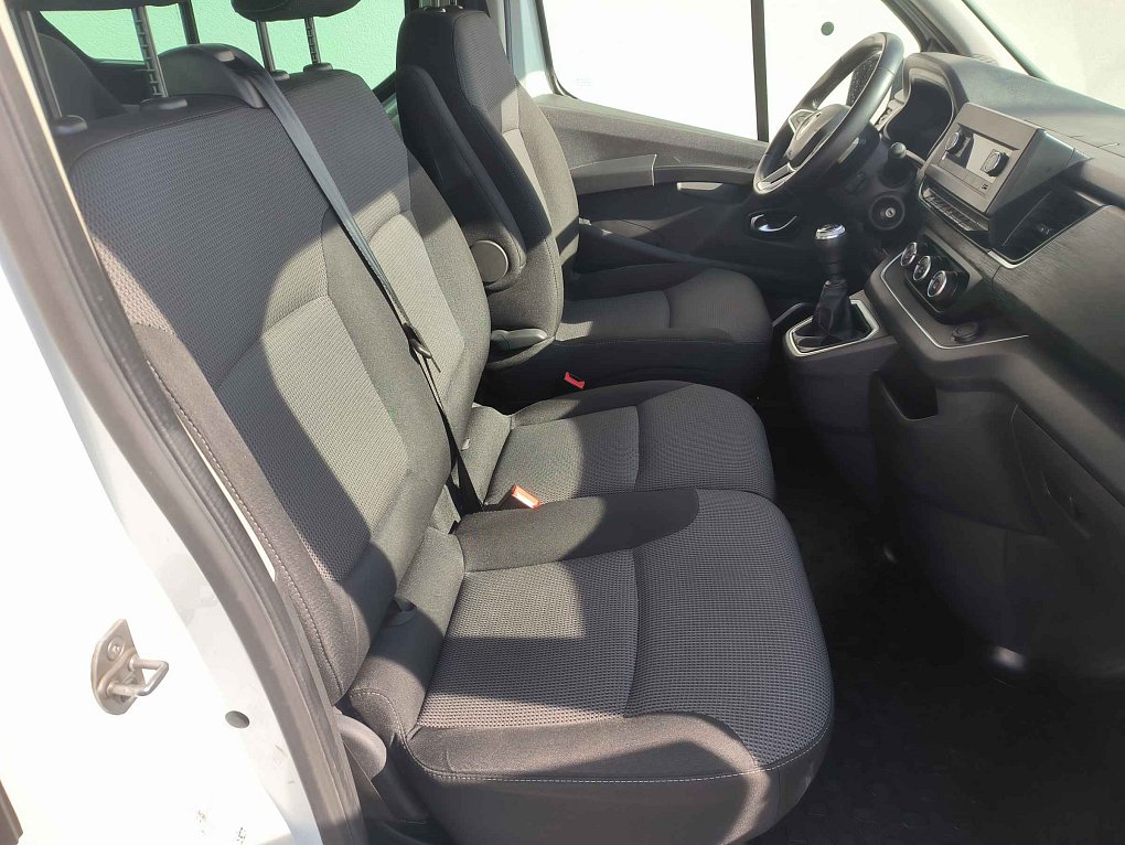Renault Trafic 2.0dCi  L2 6míst