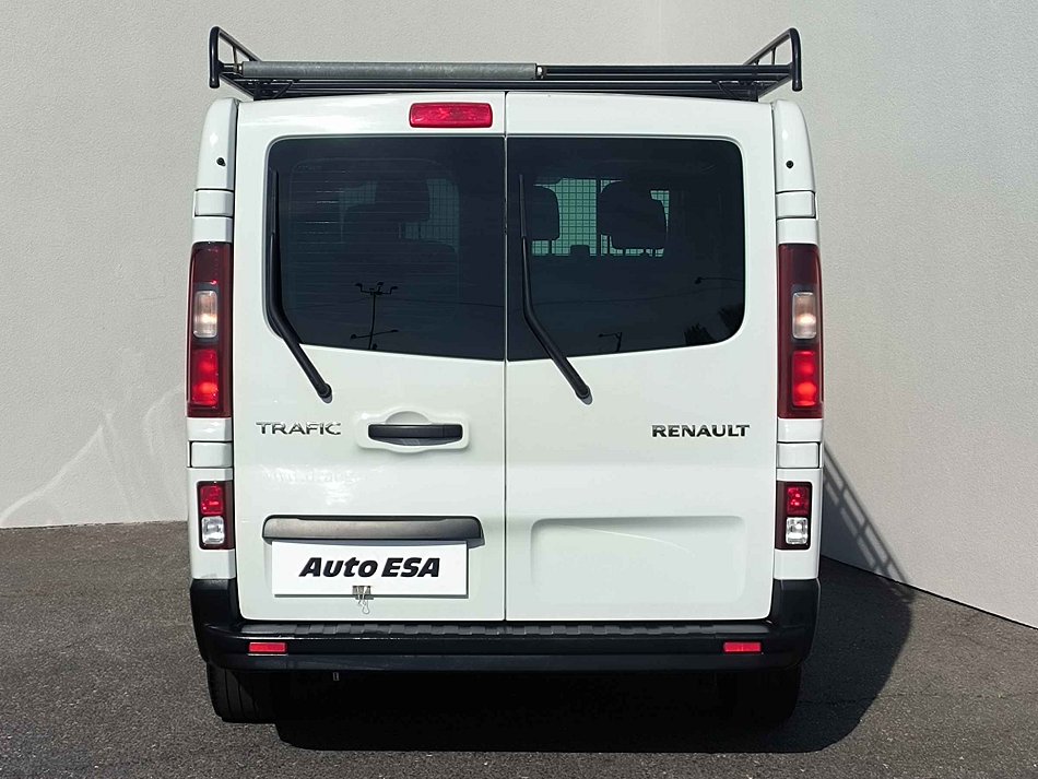 Renault Trafic 2.0dCi  L2 6míst