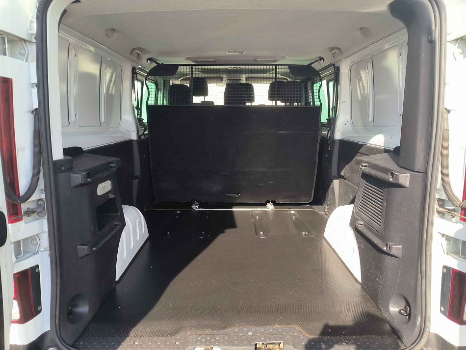 Renault Trafic 2.0dCi  L2 6míst