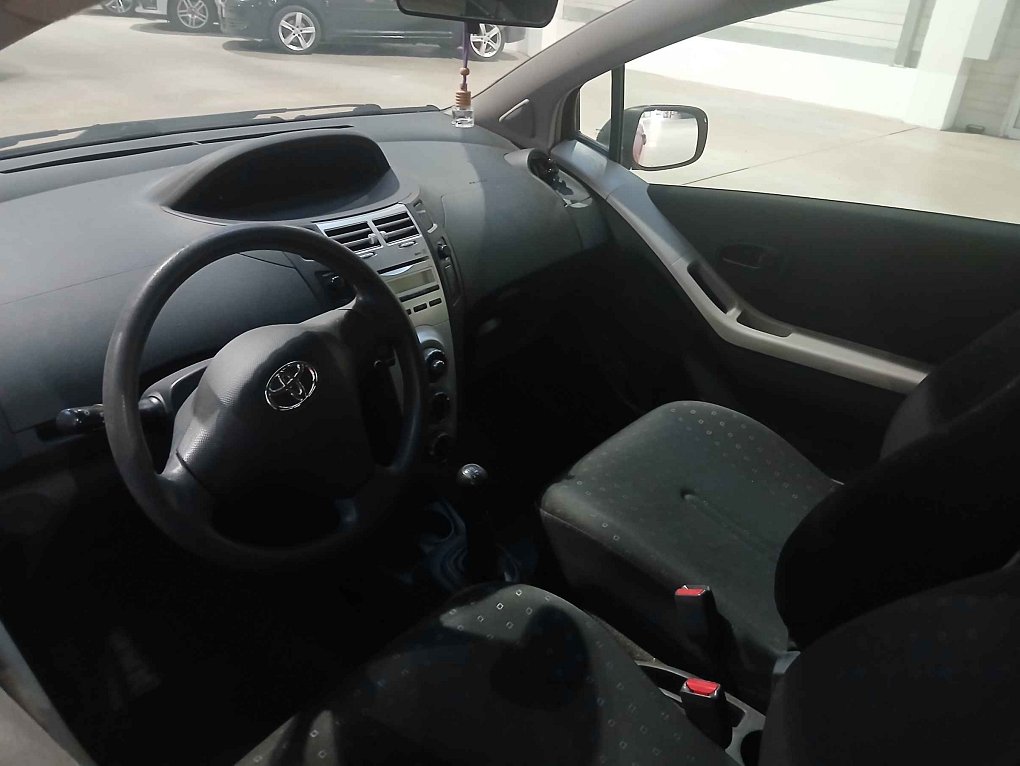 Toyota Yaris 1.0i 