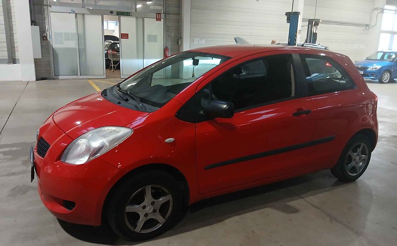 Toyota Yaris 1.0i 