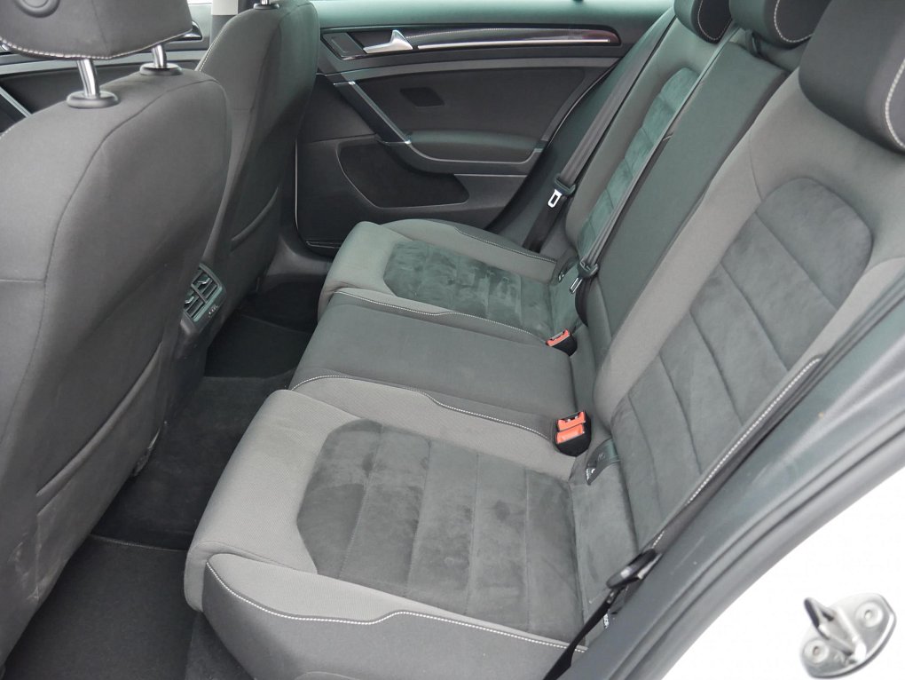 Volkswagen Golf 1.4 TSi 