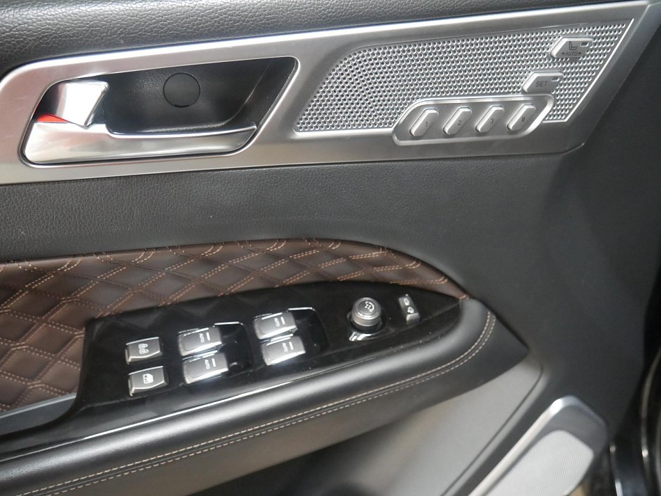 SsangYong Rexton 2.2 e-XDI  4x4, 7míst