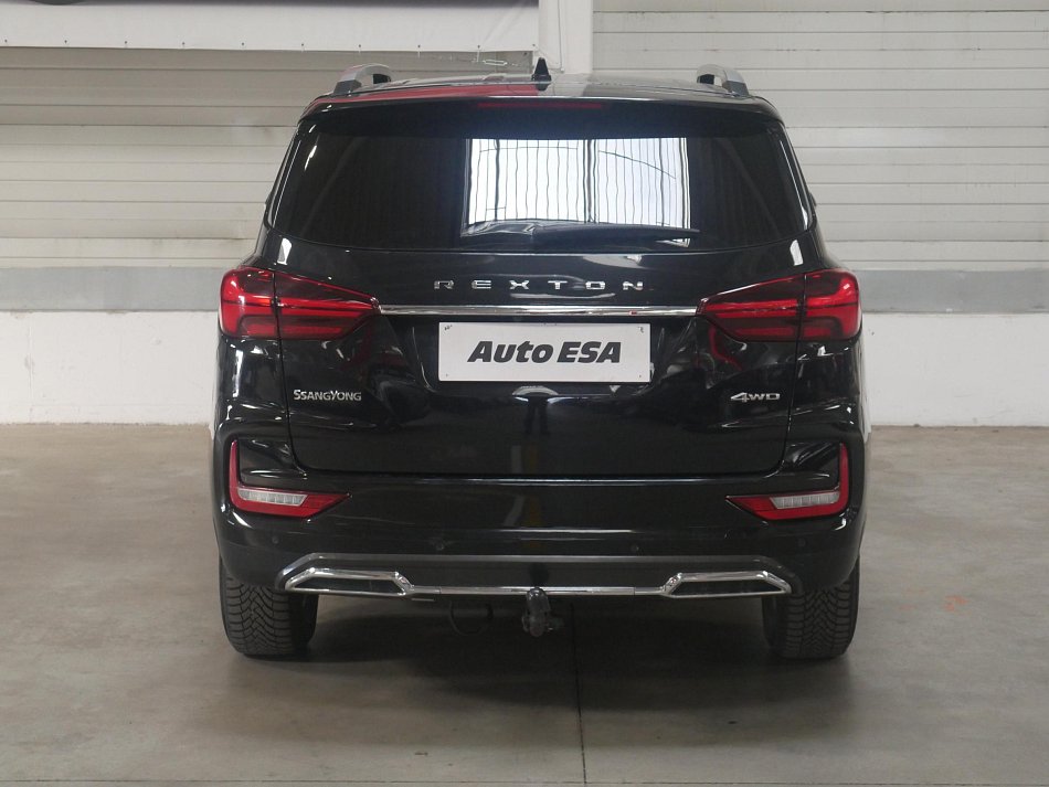 SsangYong Rexton 2.2 e-XDI  4x4, 7míst