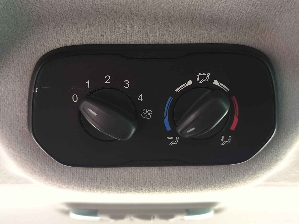 Ford Tourneo Custom 2.2TDCi Trend L2 9míst