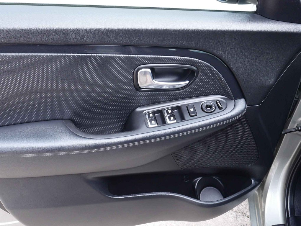 Kia Carens 1.7 CRDi 