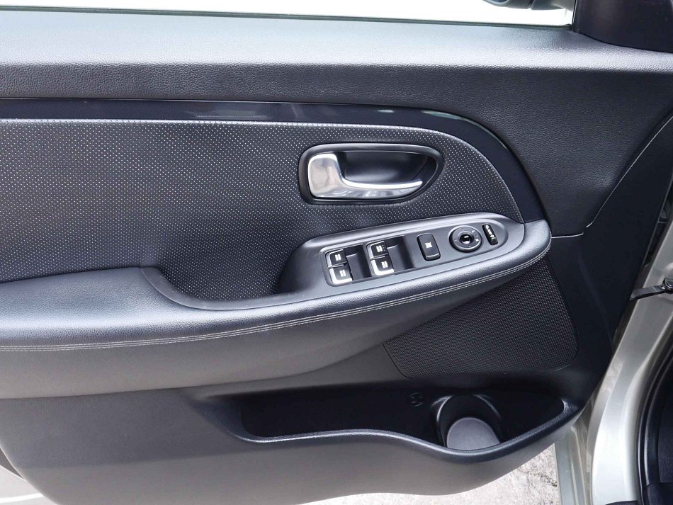Kia Carens 1.7 CRDi 