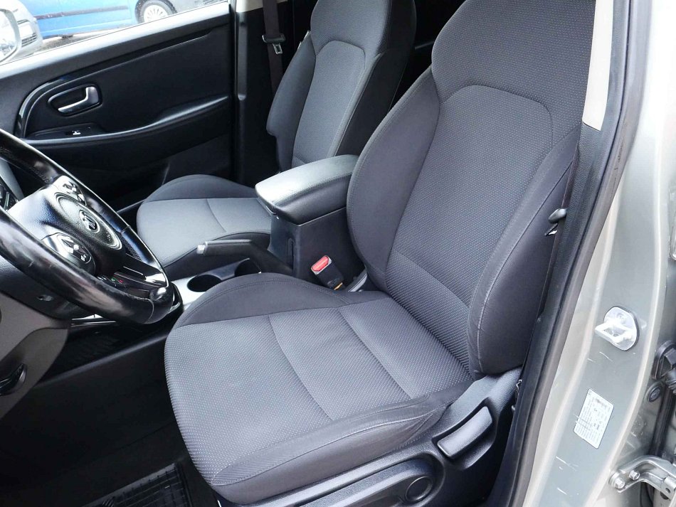 Kia Carens 1.7 CRDi 
