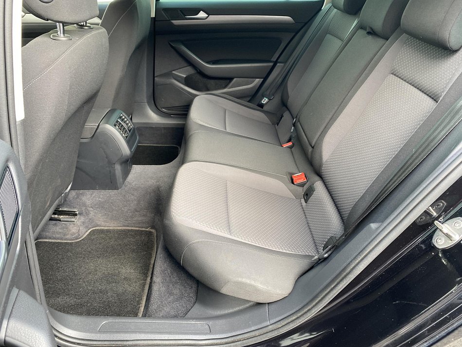 Volkswagen Passat 2.0 TDi Trendline