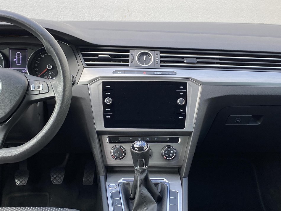 Volkswagen Passat 2.0 TDi Trendline