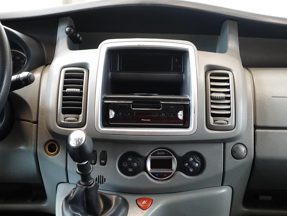 Renault Trafic 2.0dCi Passenger