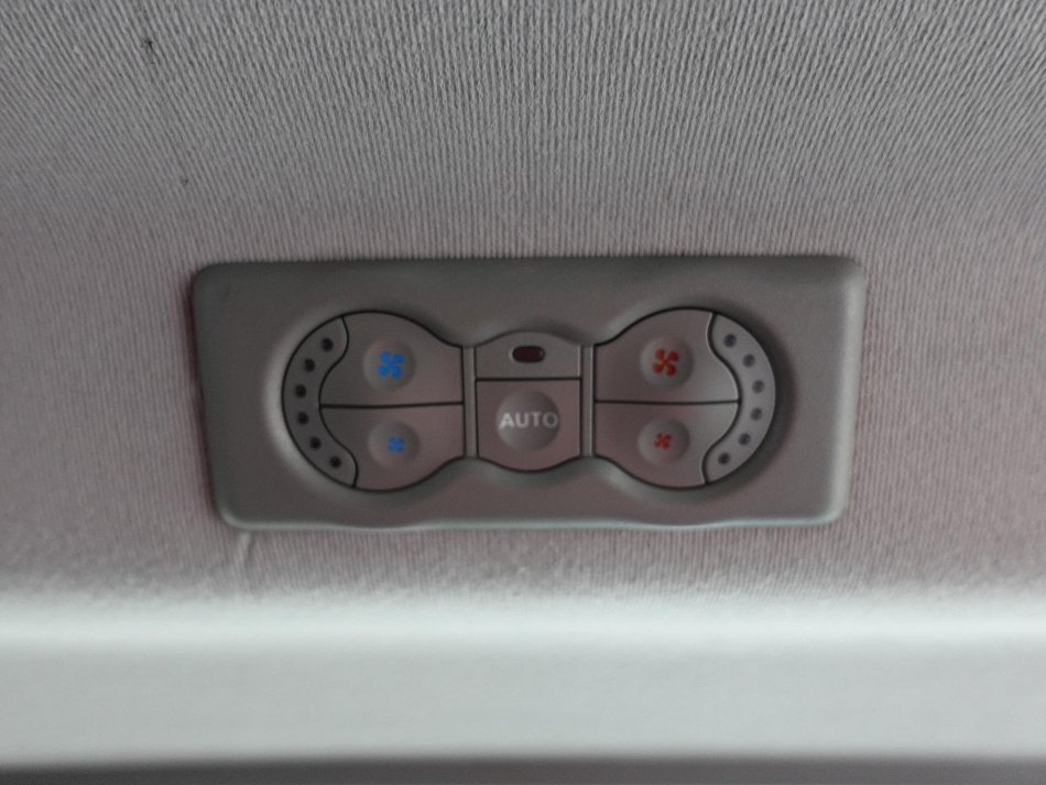 Renault Trafic 2.0dCi Passenger