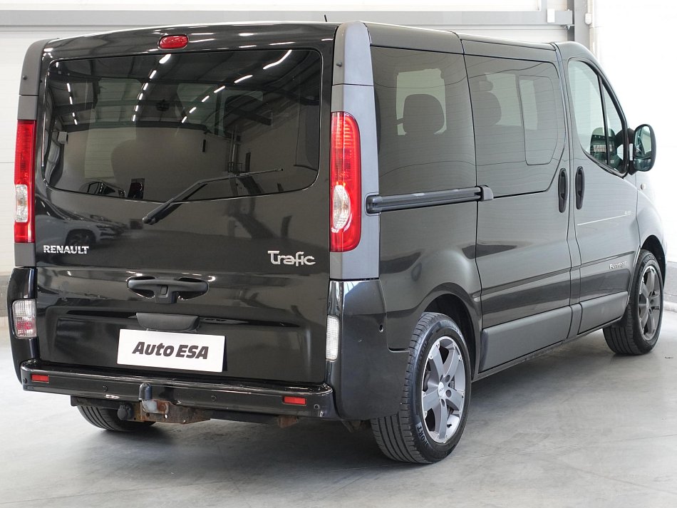 Renault Trafic 2.0dCi Passenger