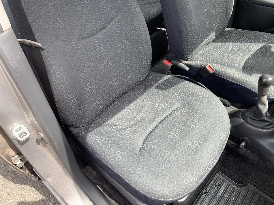 Toyota Yaris 1.0 i 