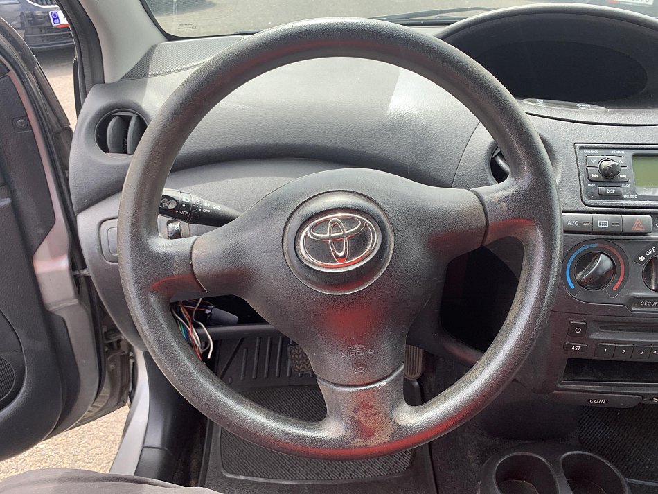 Toyota Yaris 1.0 i 