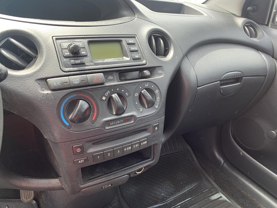 Toyota Yaris 1.0 i 