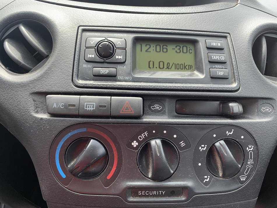 Toyota Yaris 1.0 i 