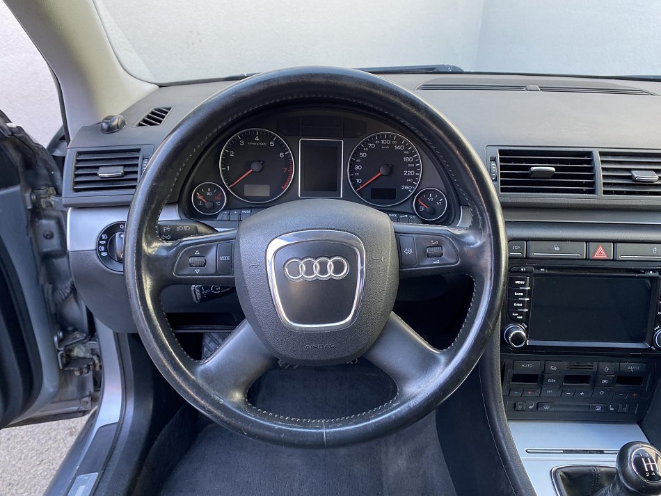 Audi A4 2.0 FSI 