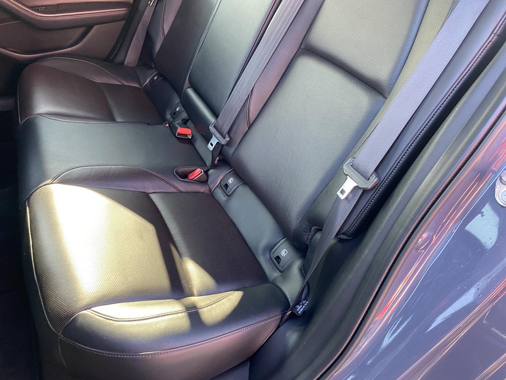 Mazda 3 2.0i  Takumi