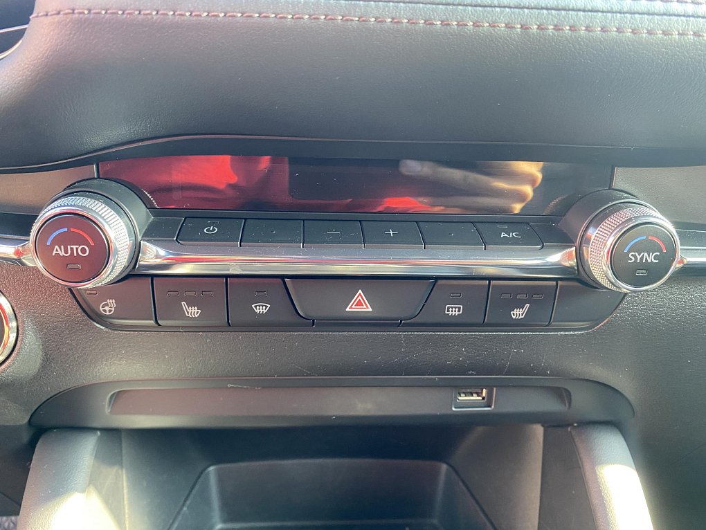 Mazda 3 2.0i  Takumi