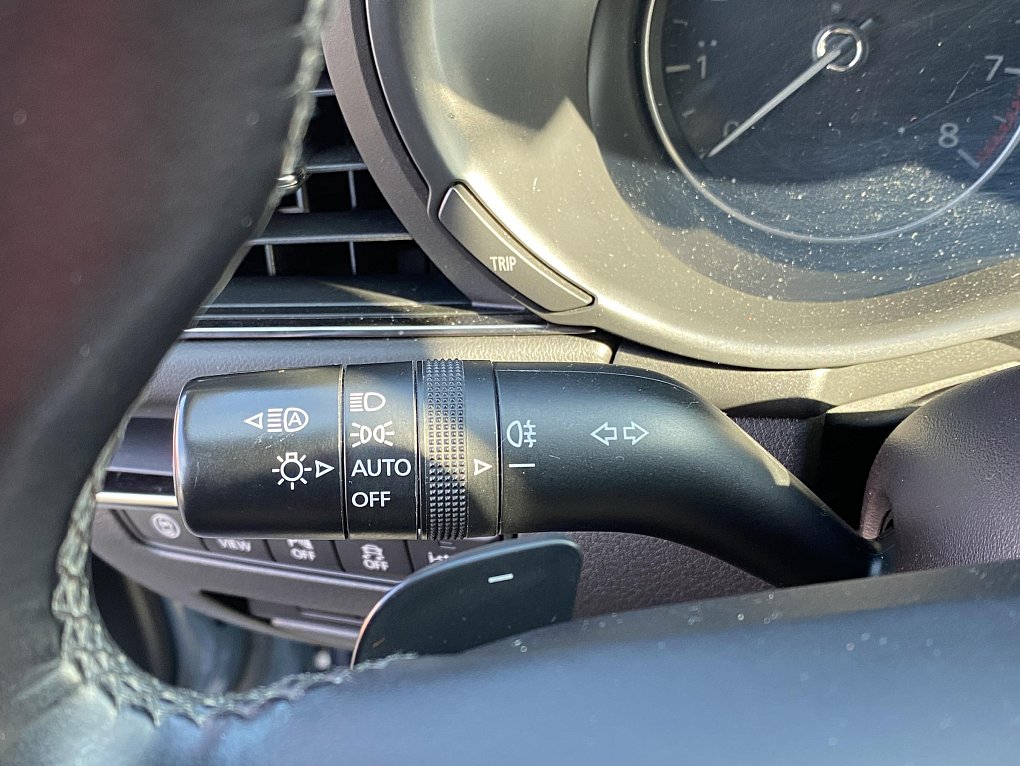 Mazda 3 2.0i  Takumi