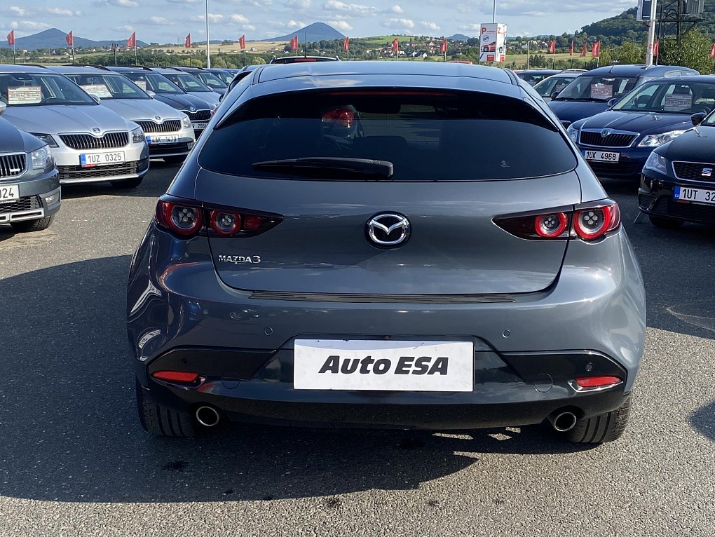 Mazda 3 2.0i  Takumi