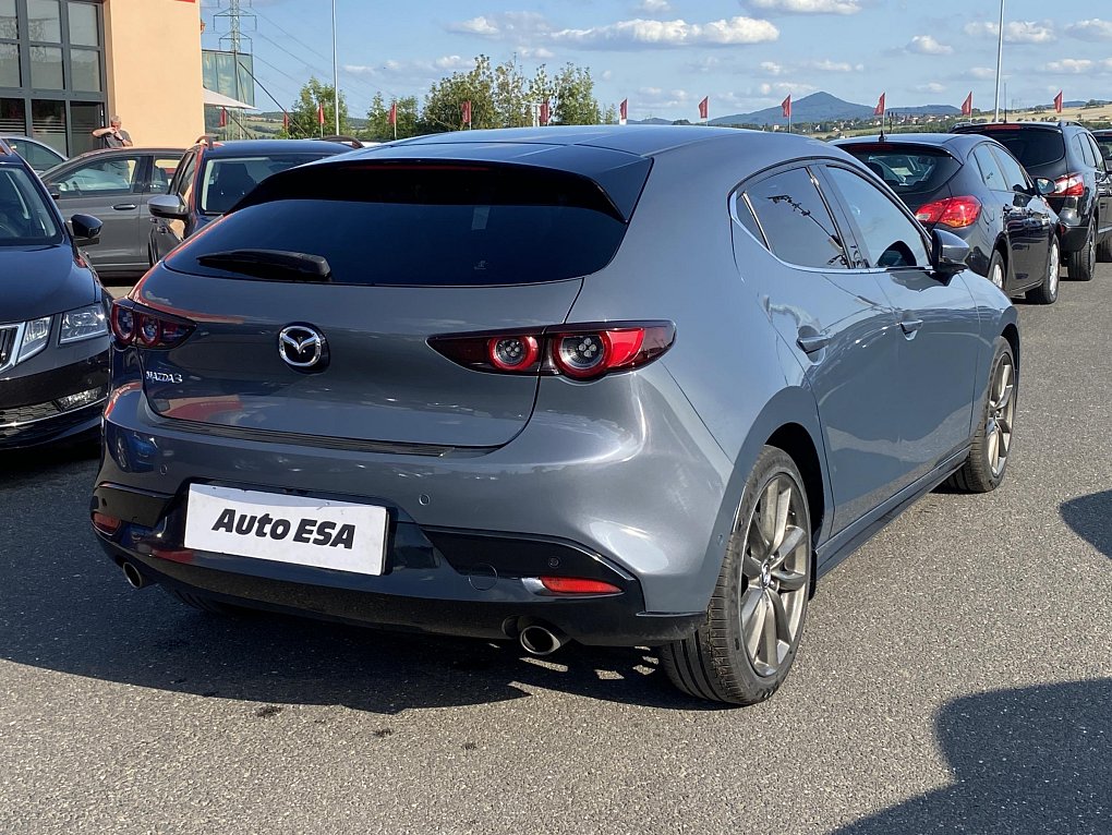 Mazda 3 2.0i  Takumi