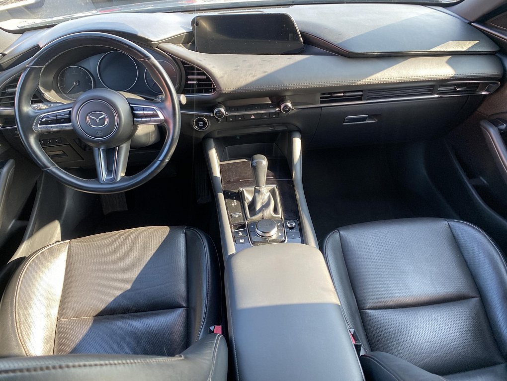 Mazda 3 2.0i  Takumi