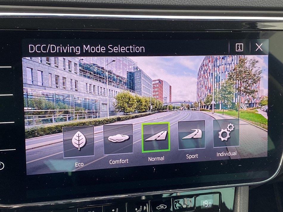 Škoda Superb III 2.0 TDi Style