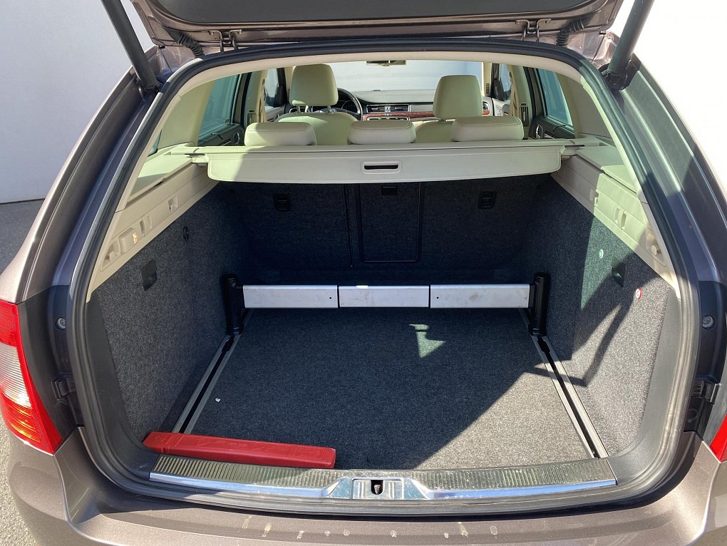 Škoda Superb II 2.0 TDi Elegance 4x4