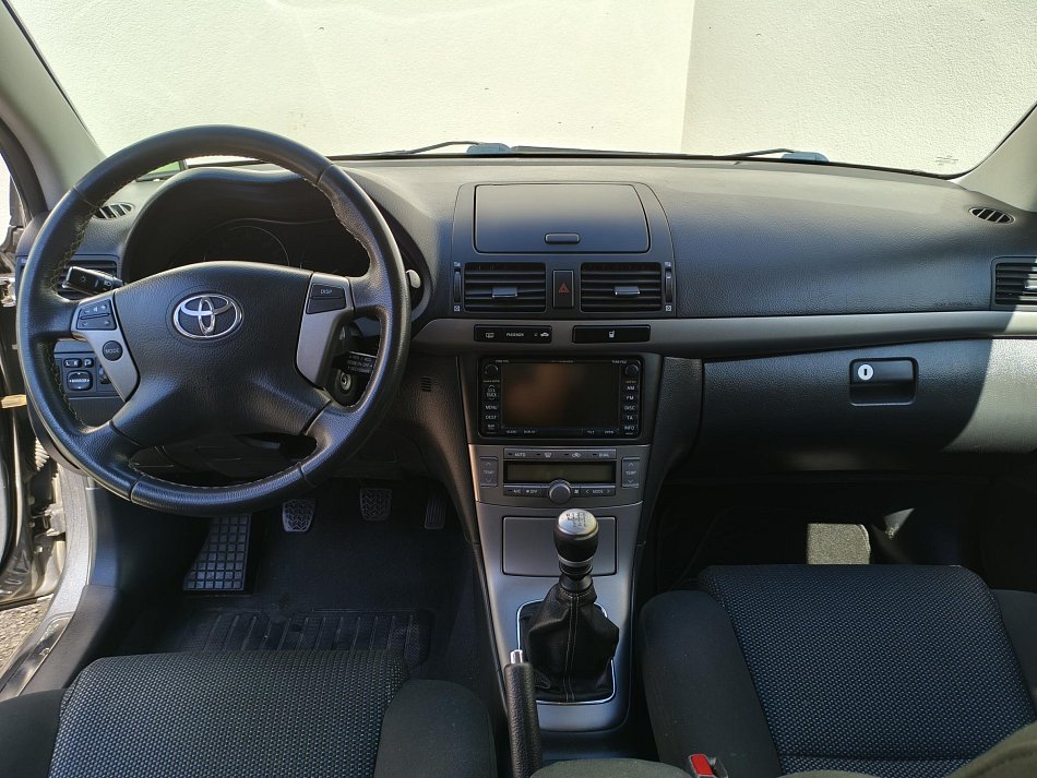 Toyota Avensis 2.2D-CAT 