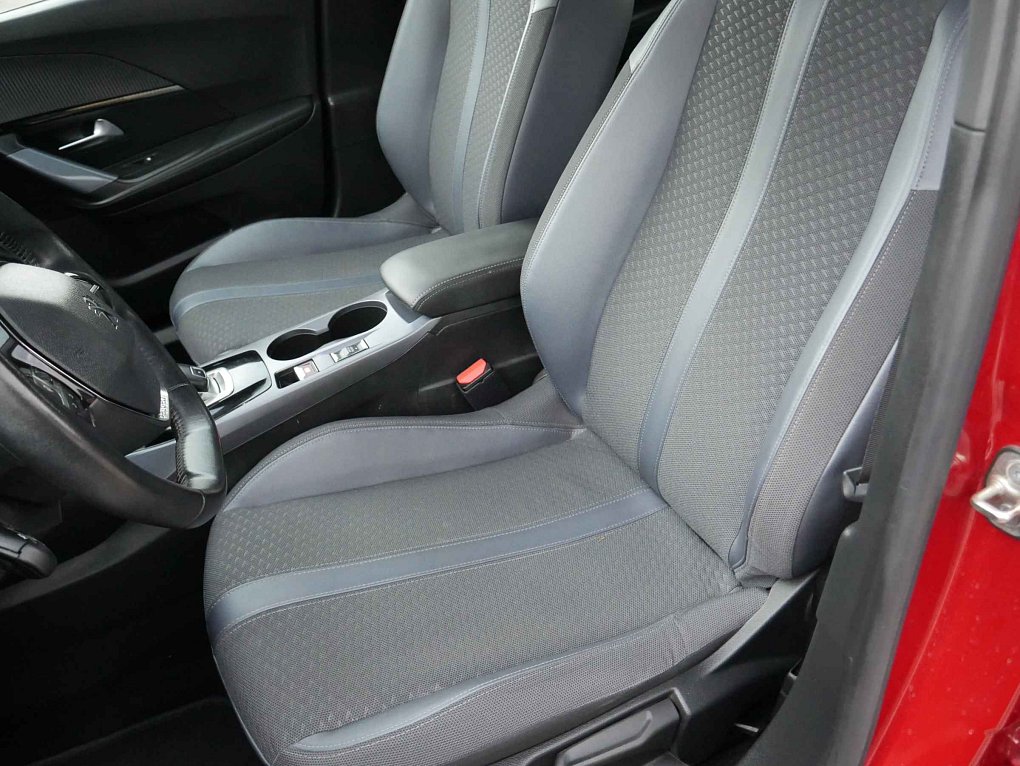 Peugeot 2008 1.2 PT Allure