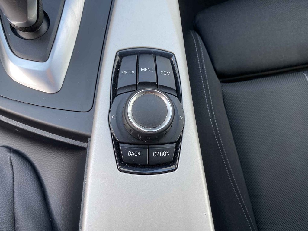 BMW Řada 3 1.5i Advantage 318i