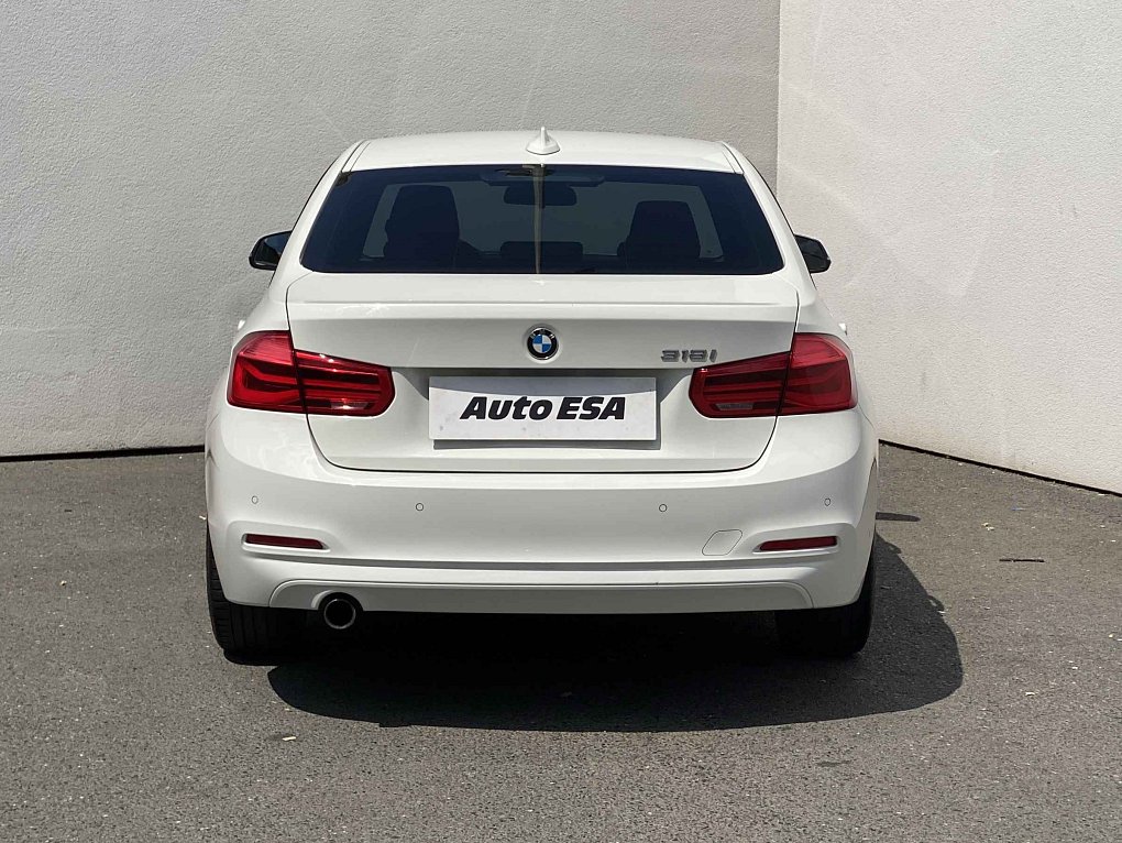 BMW Řada 3 1.5i Advantage 318i