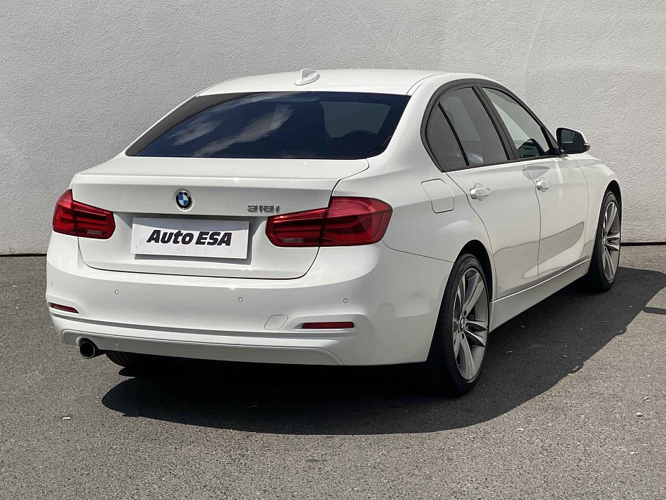 BMW Řada 3 1.5i Advantage 318i