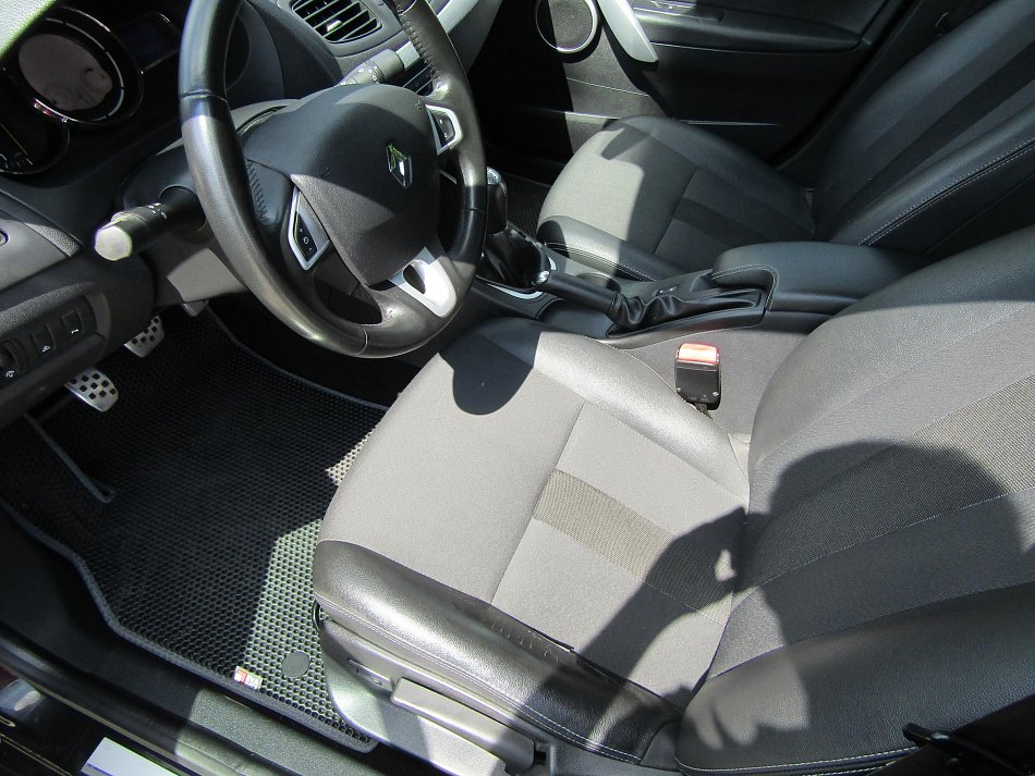 Renault Fluence 1.6i 