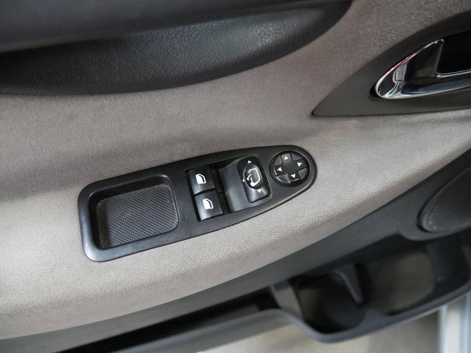 Peugeot Expert 2.0HDI  L2 8míst