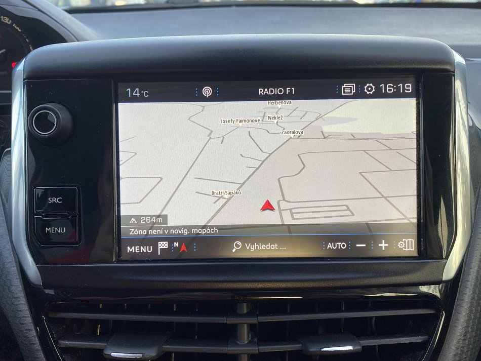 Peugeot 2008 1.2PT Signature