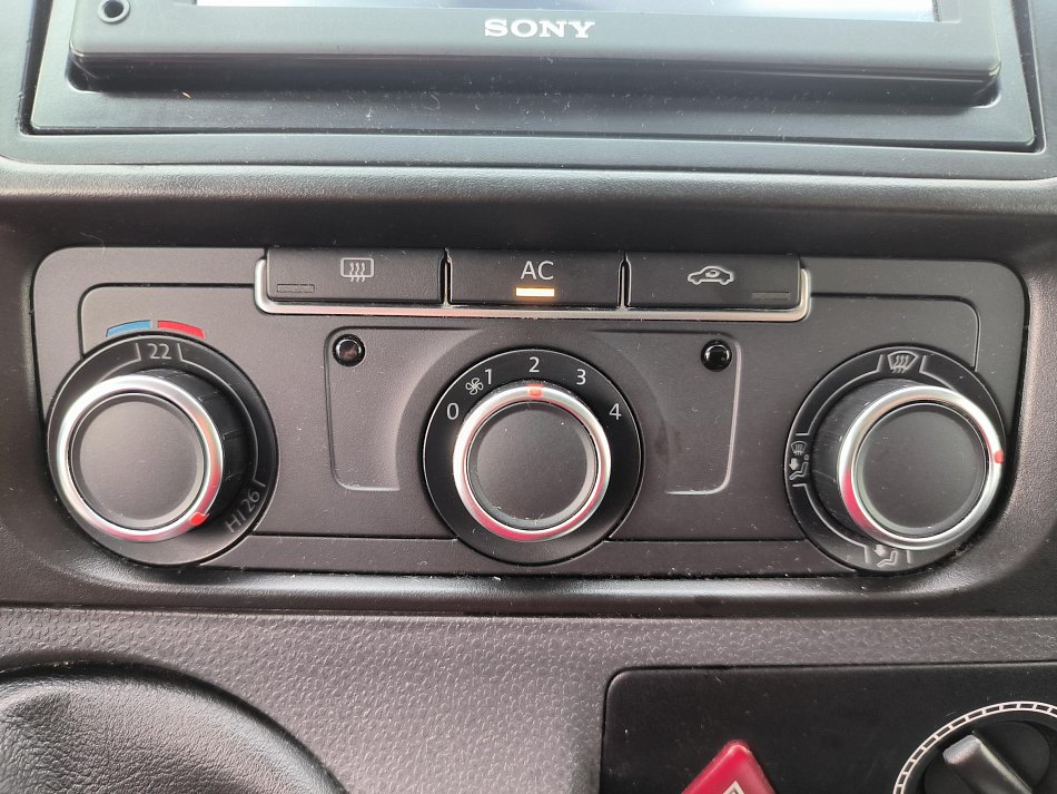 Volkswagen Transporter 2.0TDi  9míst