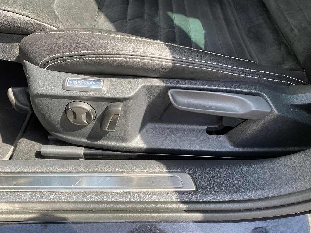 Volkswagen Passat 2.0 TDi Elegance