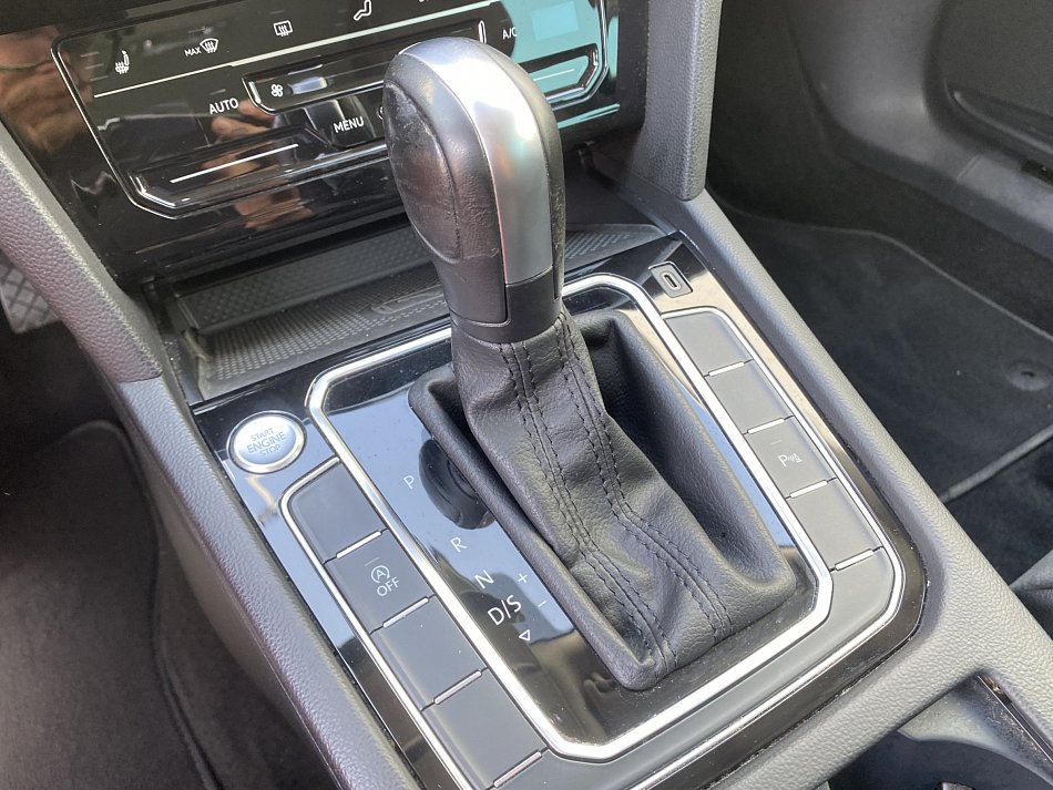 Volkswagen Passat 2.0 TDi Elegance