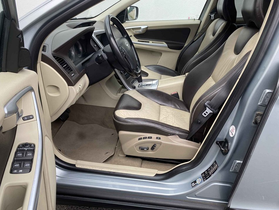 Volvo XC60 2.4 D5 Summum 4WD
