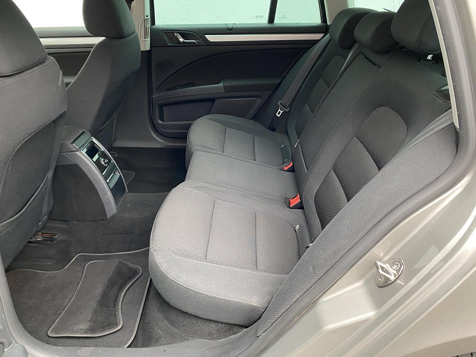 Škoda Superb II 2.0 D Ambiente