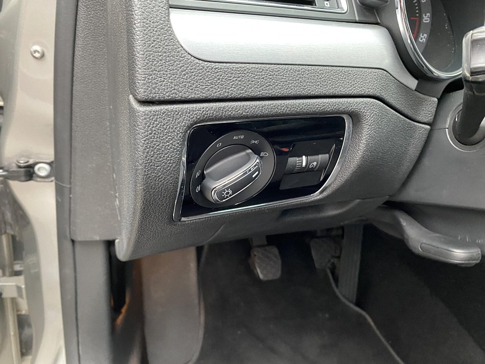 Škoda Superb II 2.0 D Ambiente