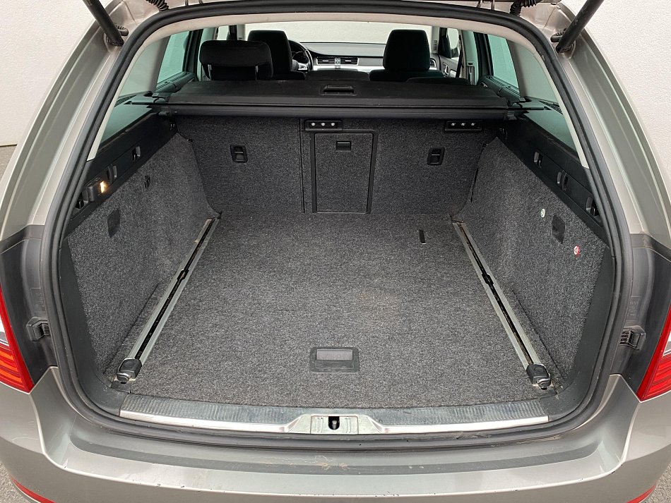 Škoda Superb II 2.0 D Ambiente