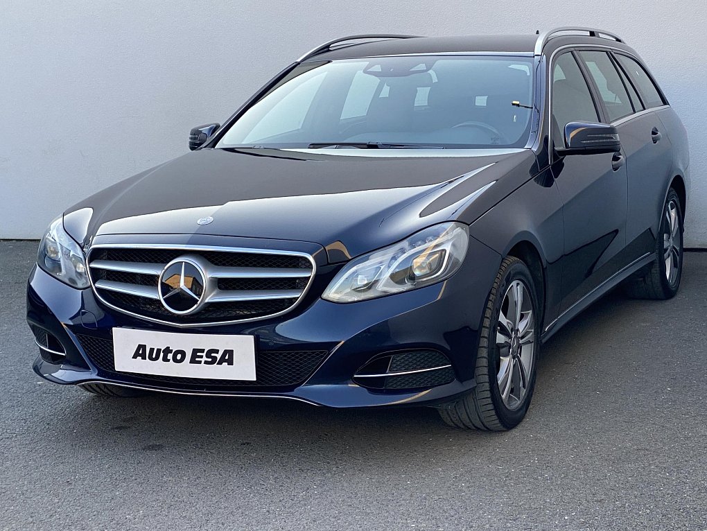Mercedes-Benz Třída E 3.0 CDi Avantgarde E350 4M