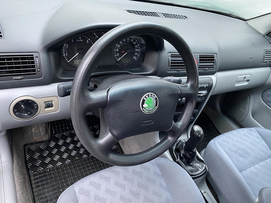 Škoda Octavia 1.6 i 