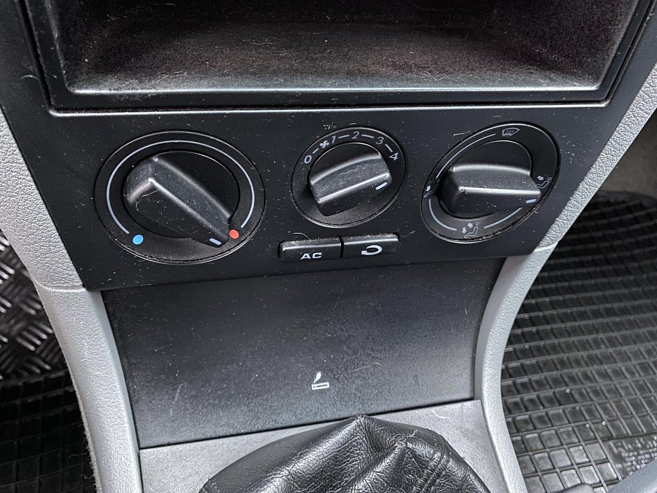 Škoda Octavia 1.6 i 