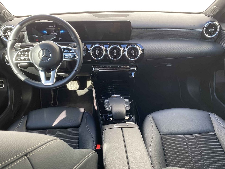 Mercedes-Benz Třída A 1.3 CGi  A 180
