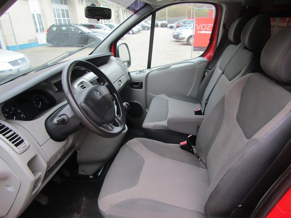Renault Trafic 2.0dCi  6míst